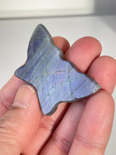 Load image into Gallery viewer, Purple Labradorite Butterfly Carving LA131