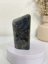 Load image into Gallery viewer, Blue Labradorite Free Form LA144