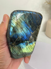 Load image into Gallery viewer, Blue Labradorite Free Form LA145