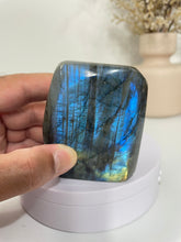 Load image into Gallery viewer, Blue Labradorite Free Form LA152