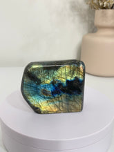 Load image into Gallery viewer, Blue Labradorite Free Form LA157