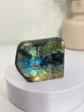 Load image into Gallery viewer, Blue Labradorite Free Form LA157