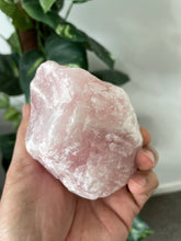 Load image into Gallery viewer, Rose Quartz Raw Crystal RQ041