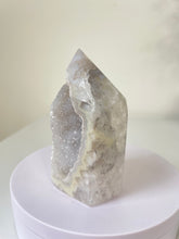 Load image into Gallery viewer, Agate Tower Druzy T209a