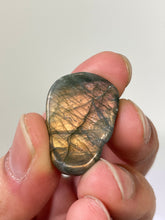 Load image into Gallery viewer, Blue Labradorite Skull Carving LA122