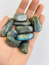 Load image into Gallery viewer, Labradorite Tumbled Stone TB085 x 1