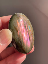 Load image into Gallery viewer, Purple Labradorite Crystal Palm Stones LA160