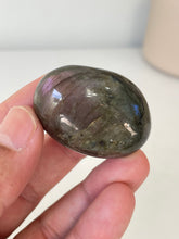 Load image into Gallery viewer, Purple Labradorite Crystal Palm Stones LA168