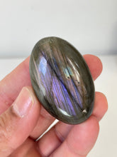Load image into Gallery viewer, Purple Labradorite Crystal Palm Stones LA160