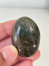 Load image into Gallery viewer, Purple Labradorite Crystal Palm Stones LA168