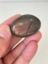 Load image into Gallery viewer, Purple Labradorite Crystal Palm Stones LA170