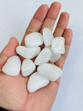 Load image into Gallery viewer, Snow Quartz Tumbled Stone TB091 x 1