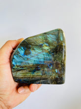 Load image into Gallery viewer, Blue Labradorite Free Form LA104