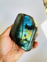 Load image into Gallery viewer, Blue Labradorite Free Form LA104