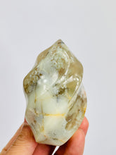 Load image into Gallery viewer, Flower Agate Flame Crystal FF122
