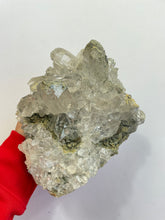 Load image into Gallery viewer, Water Clear Himalayan Quartz Clusters Q861
