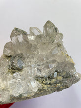Load image into Gallery viewer, Water Clear Himalayan Quartz Clusters Q861