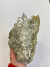 Load image into Gallery viewer, Water Clear Himalayan Quartz Clusters Q862