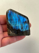 Load image into Gallery viewer, Blue Labradorite Free Form LA034