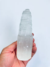 Load image into Gallery viewer, Selenite Crystal Tower (15cm) SN016  x 1