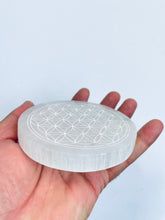 Load image into Gallery viewer, Selenite Crystal Plate Flower of Life SN021 x 1