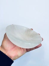 Load image into Gallery viewer, Selenite Crystal Bowl 15cm SN025 x 1
