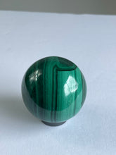 Load image into Gallery viewer, Malachite Natural Sphere S056