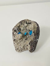 Load image into Gallery viewer, Cavansite Rare Crystal on Matrix CV020
