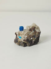 Load image into Gallery viewer, Cavansite Rare Crystal on Matrix CV023
