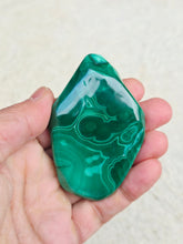 Load image into Gallery viewer, Malachite Natural Free Form ML106
