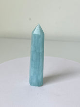 Load image into Gallery viewer, Aquamarine Crystal Tower T268a
