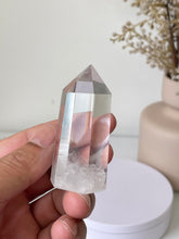 Load image into Gallery viewer, Clear Quartz Tower High Grade T277a
