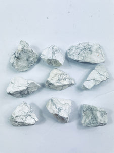 1 x Raw Howlite Natural Crystal RW01