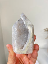 Load image into Gallery viewer, Agate Tower Druzy T209a
