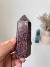 Load image into Gallery viewer, Garnet Crystal Tower T261a
